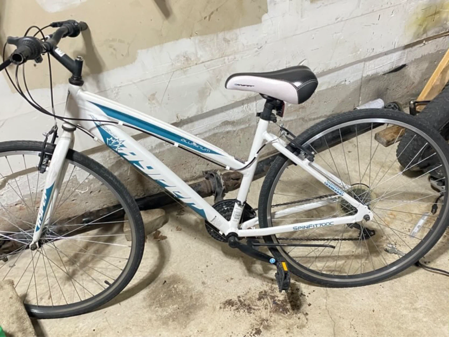 Used Women's NorthStar SpinFit 700C Hybrid Bike - photo 2