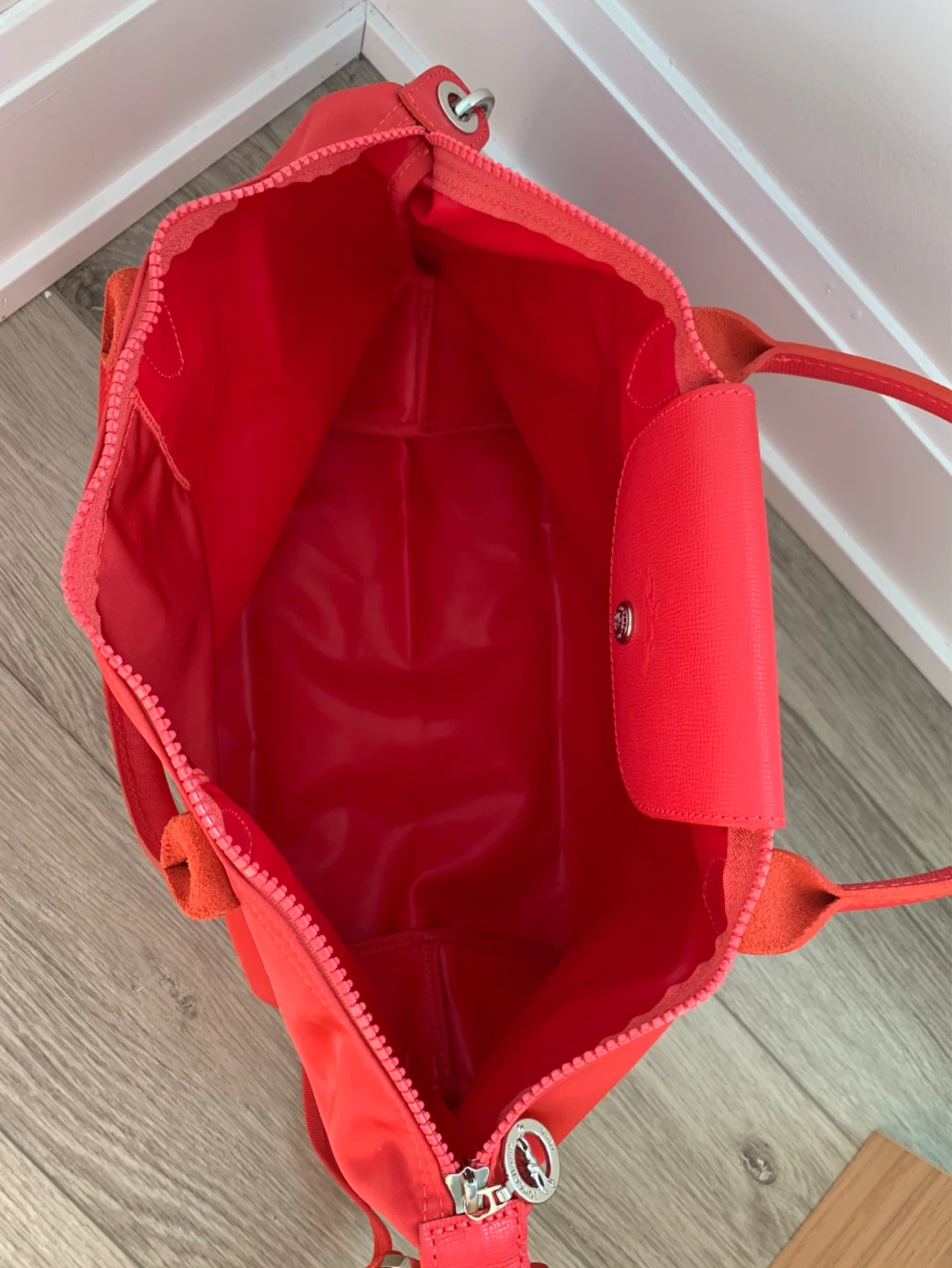 Longchamp Le Pliage Néo Medium Crossbody Bag - Red/Peony - photo 3