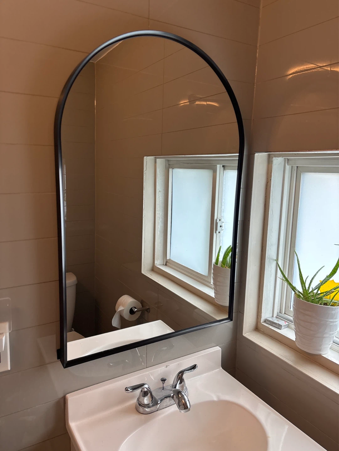 Arched Wall Mirror with Black Metal Frame
