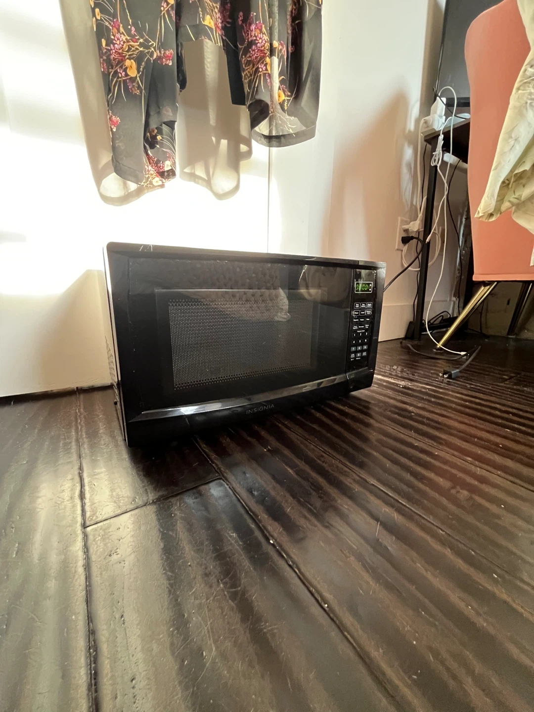 Insignia Black Microwave - photo 2