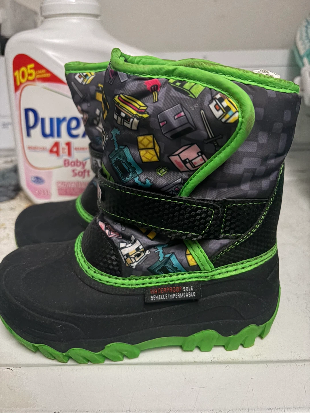 Minecraft Kids Snow Boots Size 12 - photo 2