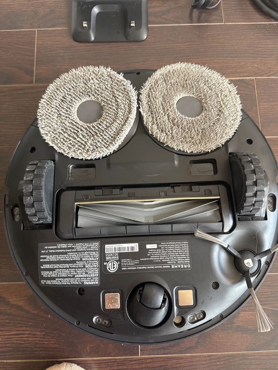 Dreame Robot Vacuum L10s and Replacement Parts Kit - photo 3