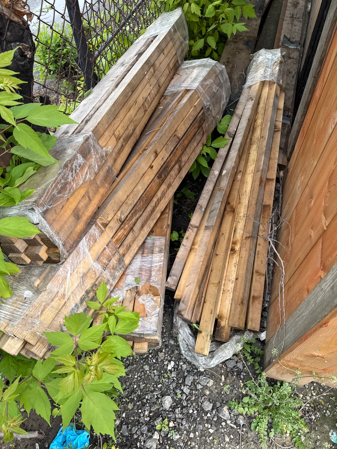 Quarter sawn  stakes, hardwood I think - photo 3