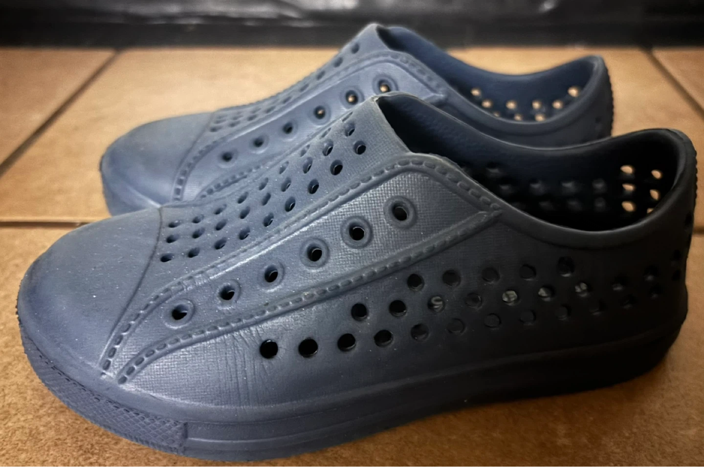Joe Fresh Kids Water Shoes - Size 10 - photo 2