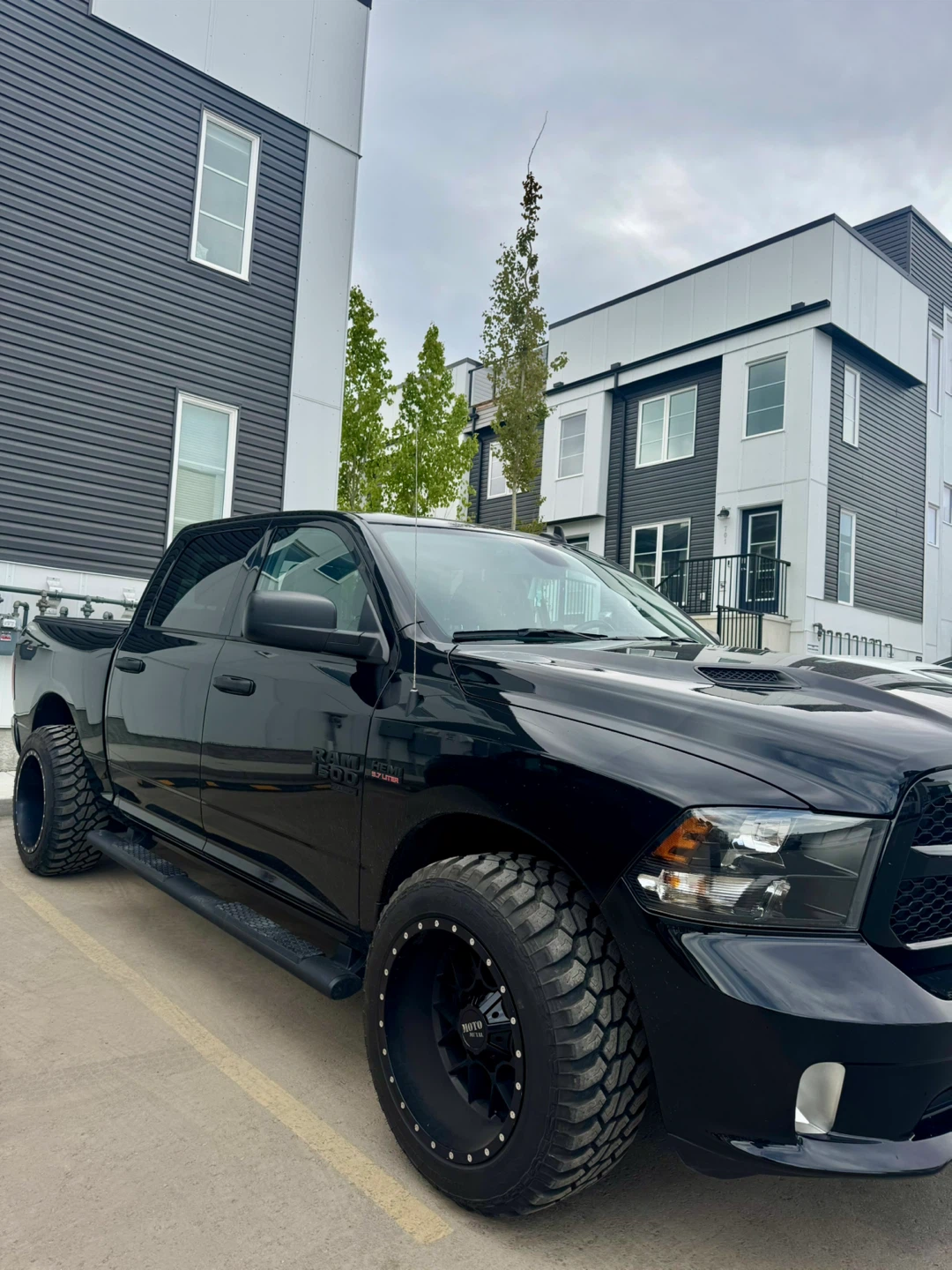 Rims & Tires 5x5.5 | 5x139.7 - photo 2
