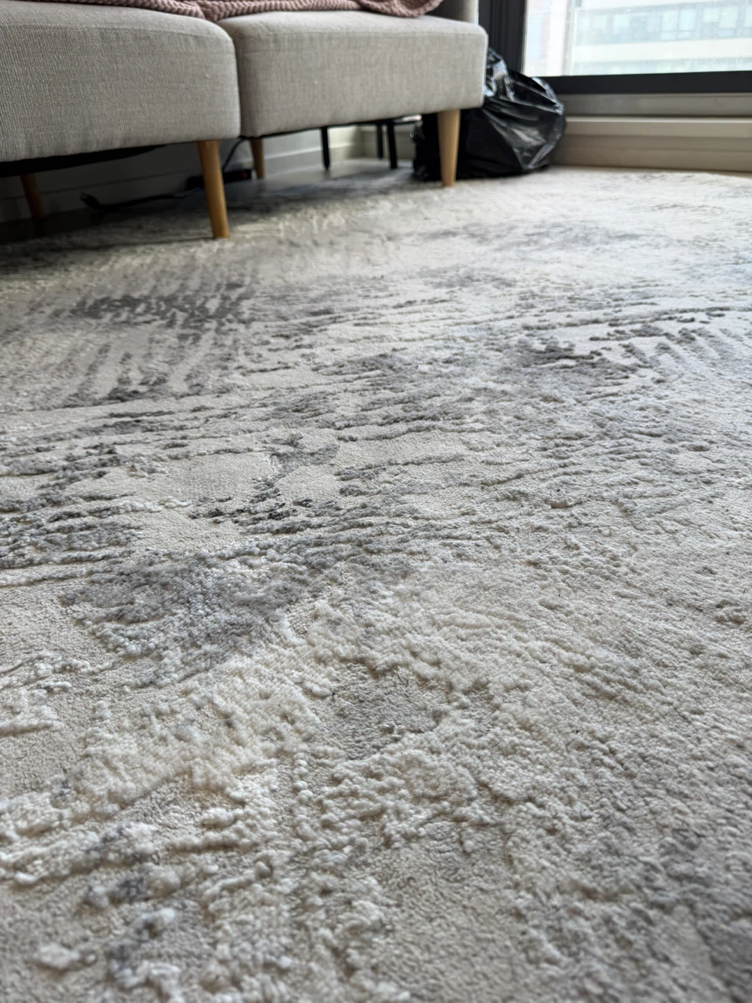 Modern Abstract Area Rug - Grey & White