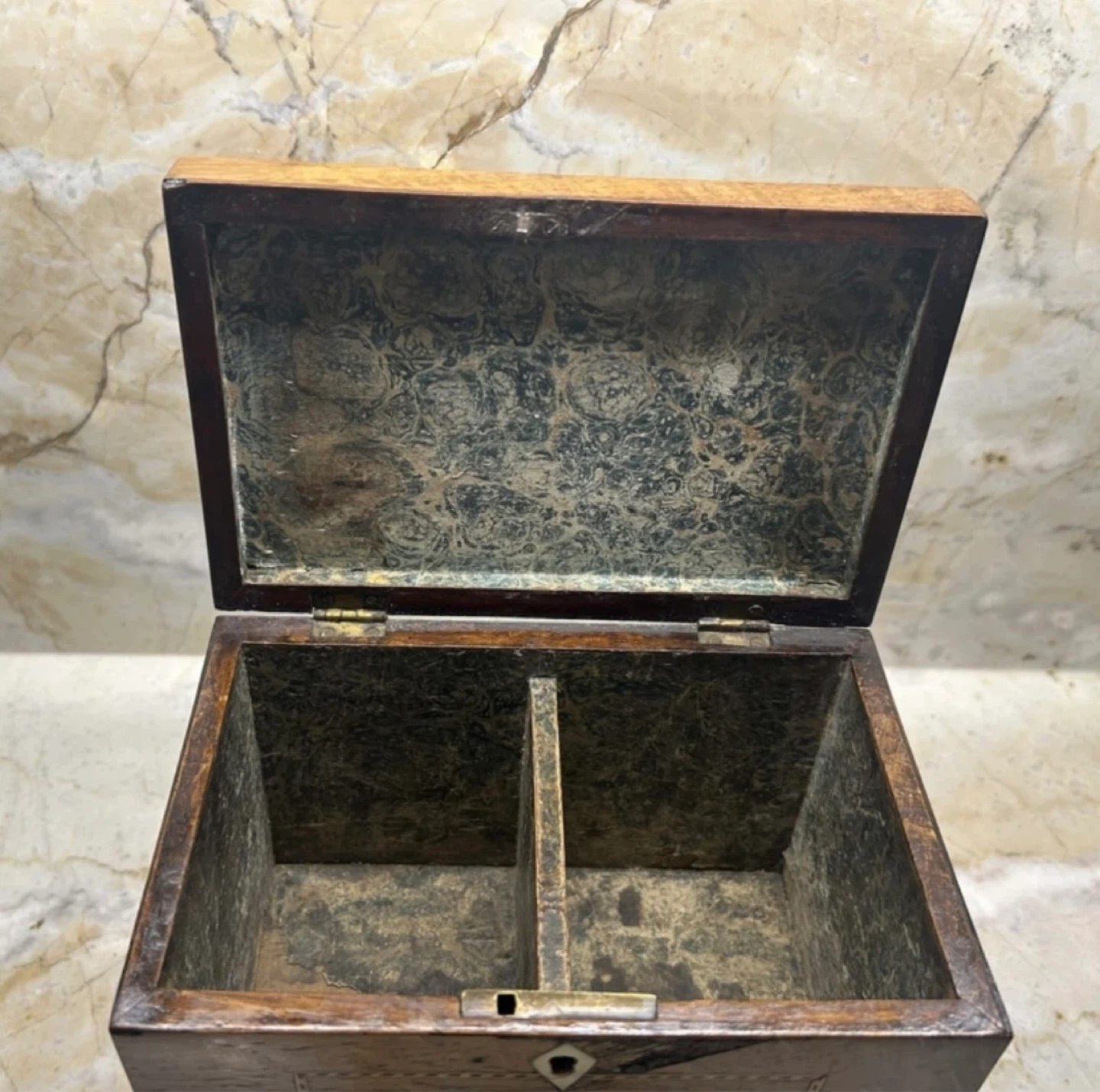 Late 18th c. English Adam Style Yew wood Tea Caddy - photo 3