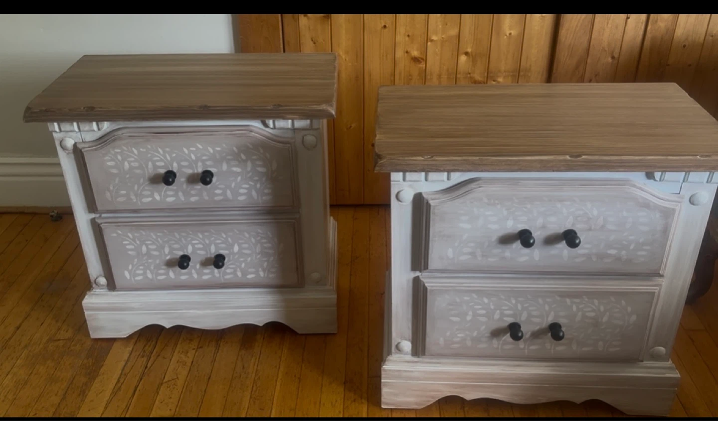 Set of 2 Farmhouse Nightstands - photo 5