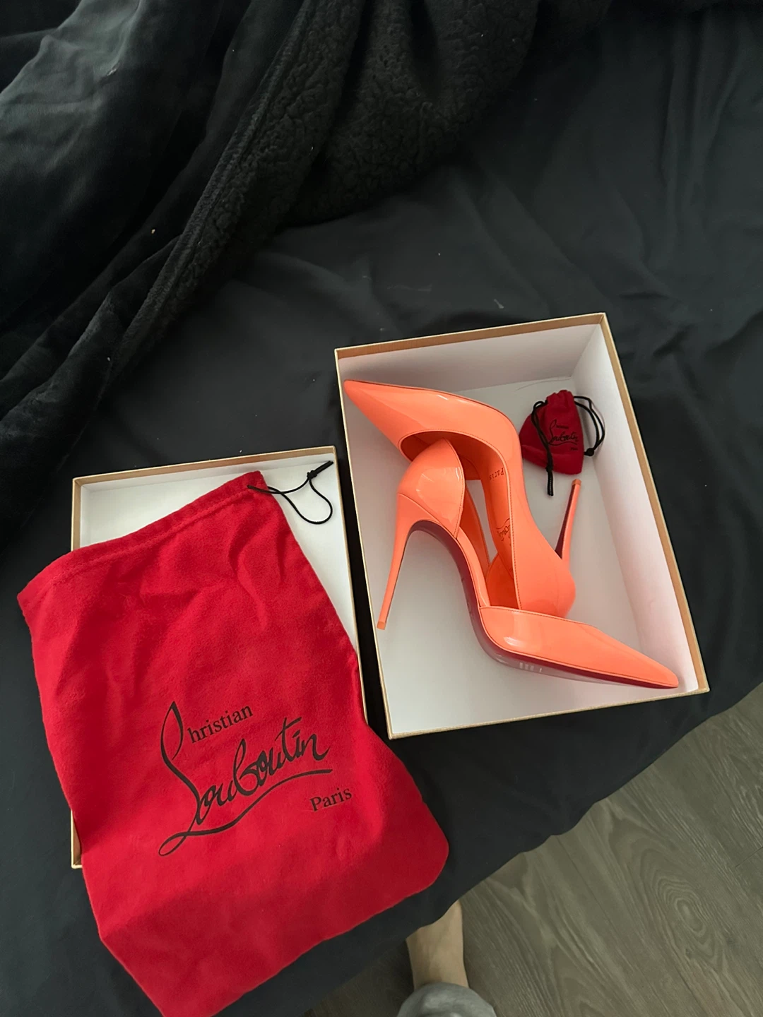 Christian Louboutin Iriza 100mm Patent Leather Heels Size 37.5 - photo 4