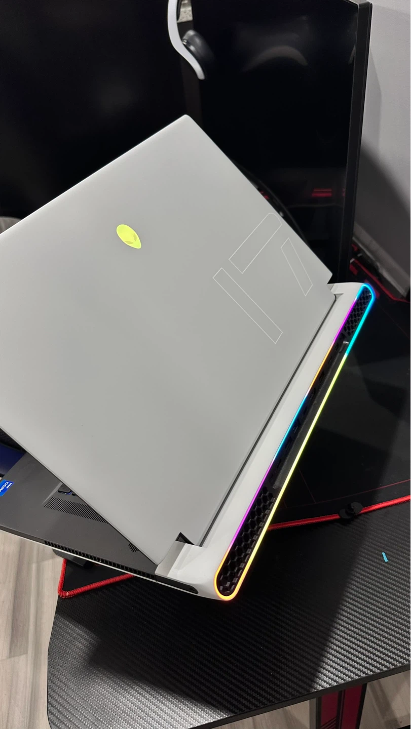 Alienware x17