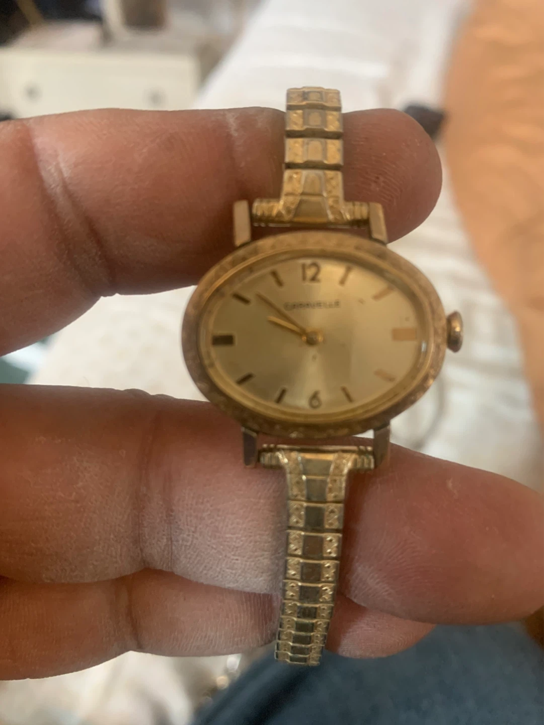 Vintage Essence Women's Gold Tone Watch