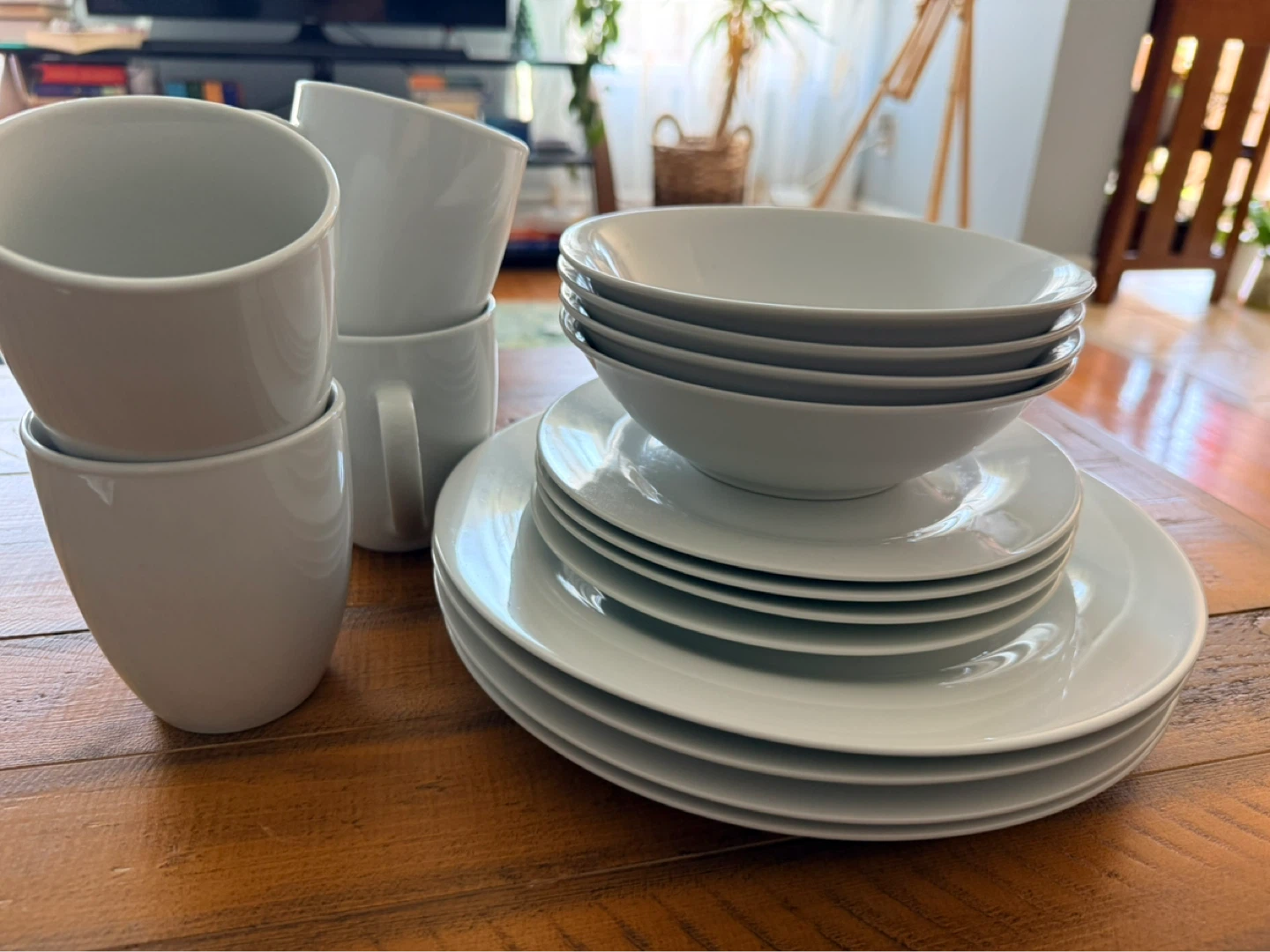 Set of 16 White Dinnerware Set