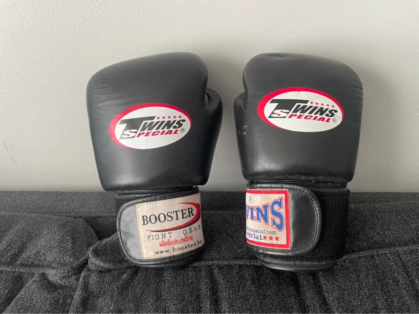 Twins Special Boxing Gloves - Black - 12 OZ - photo 2