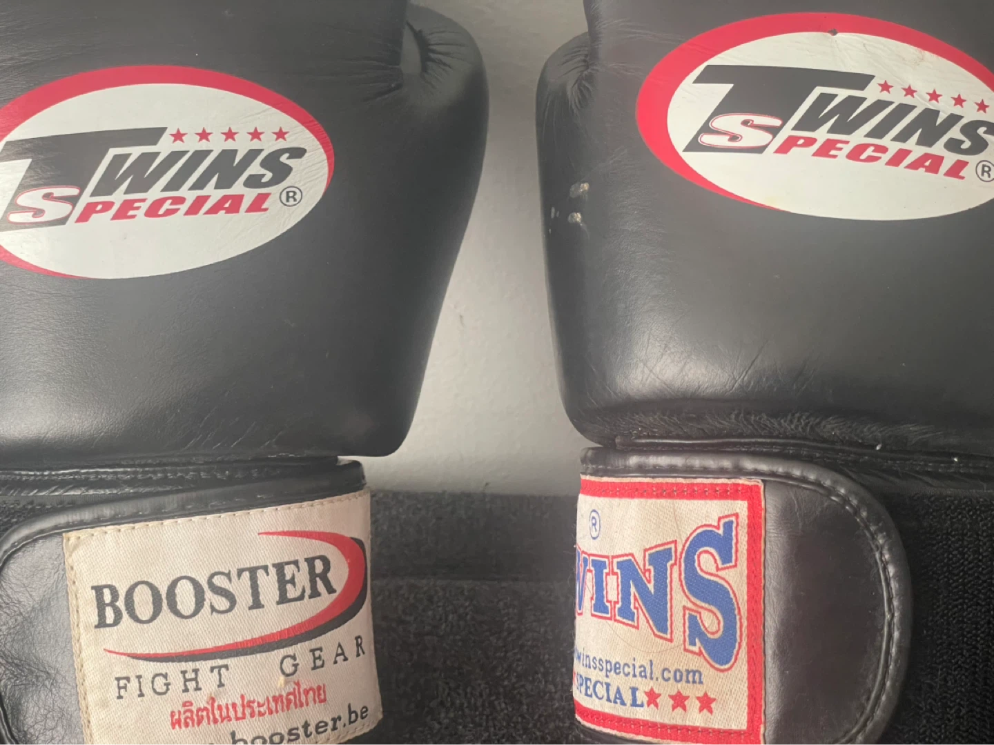 Twins Special Boxing Gloves - Black - 12 OZ - photo 3