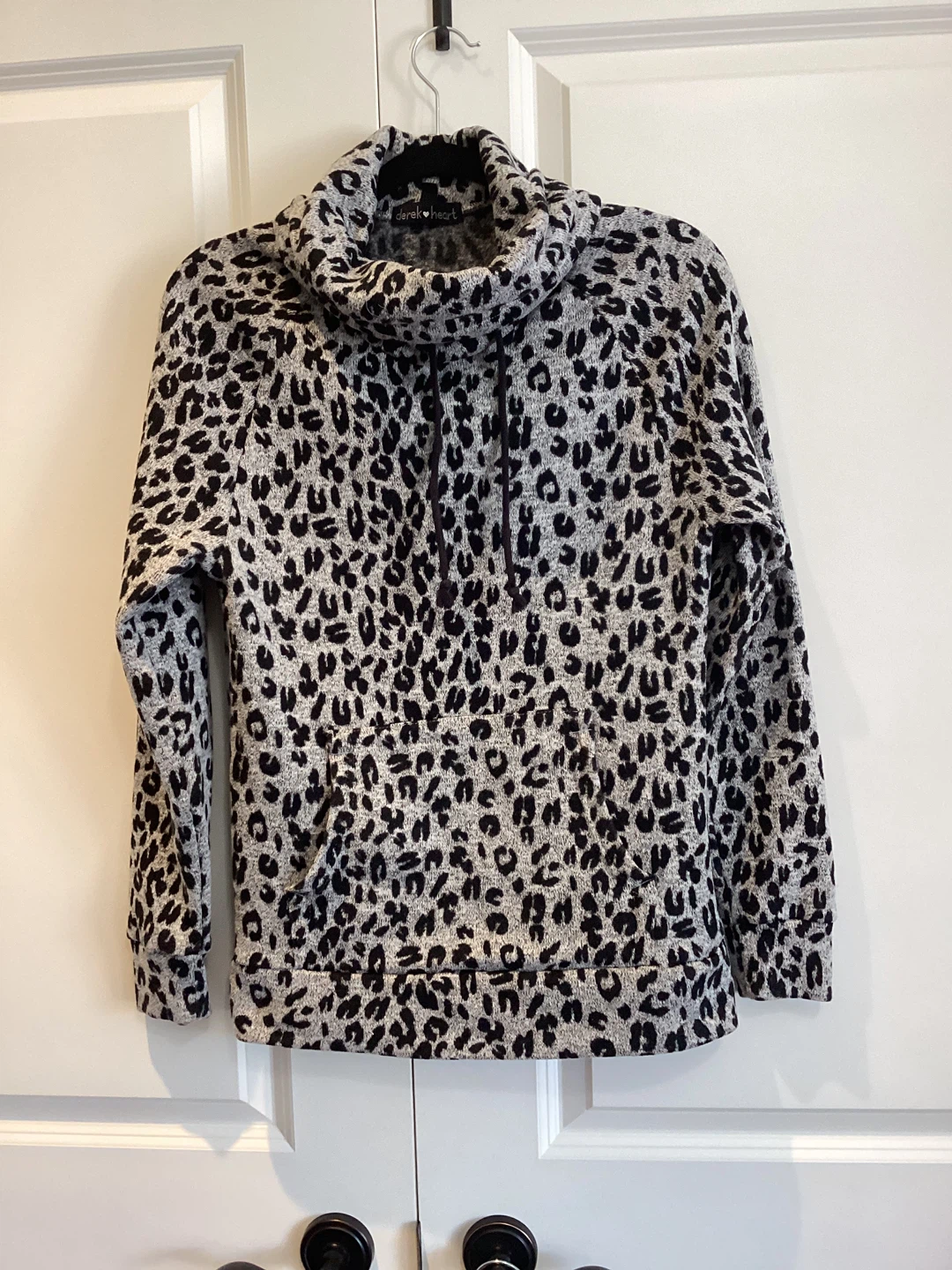 ANIMAL PRINT HOODIE