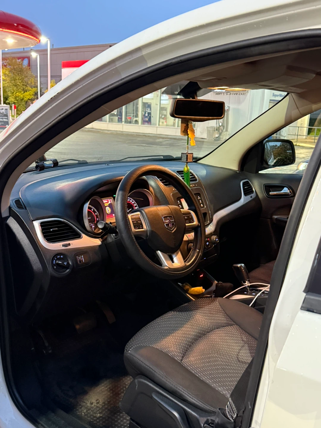 White 2015 Dodge Journey SXT - photo 5