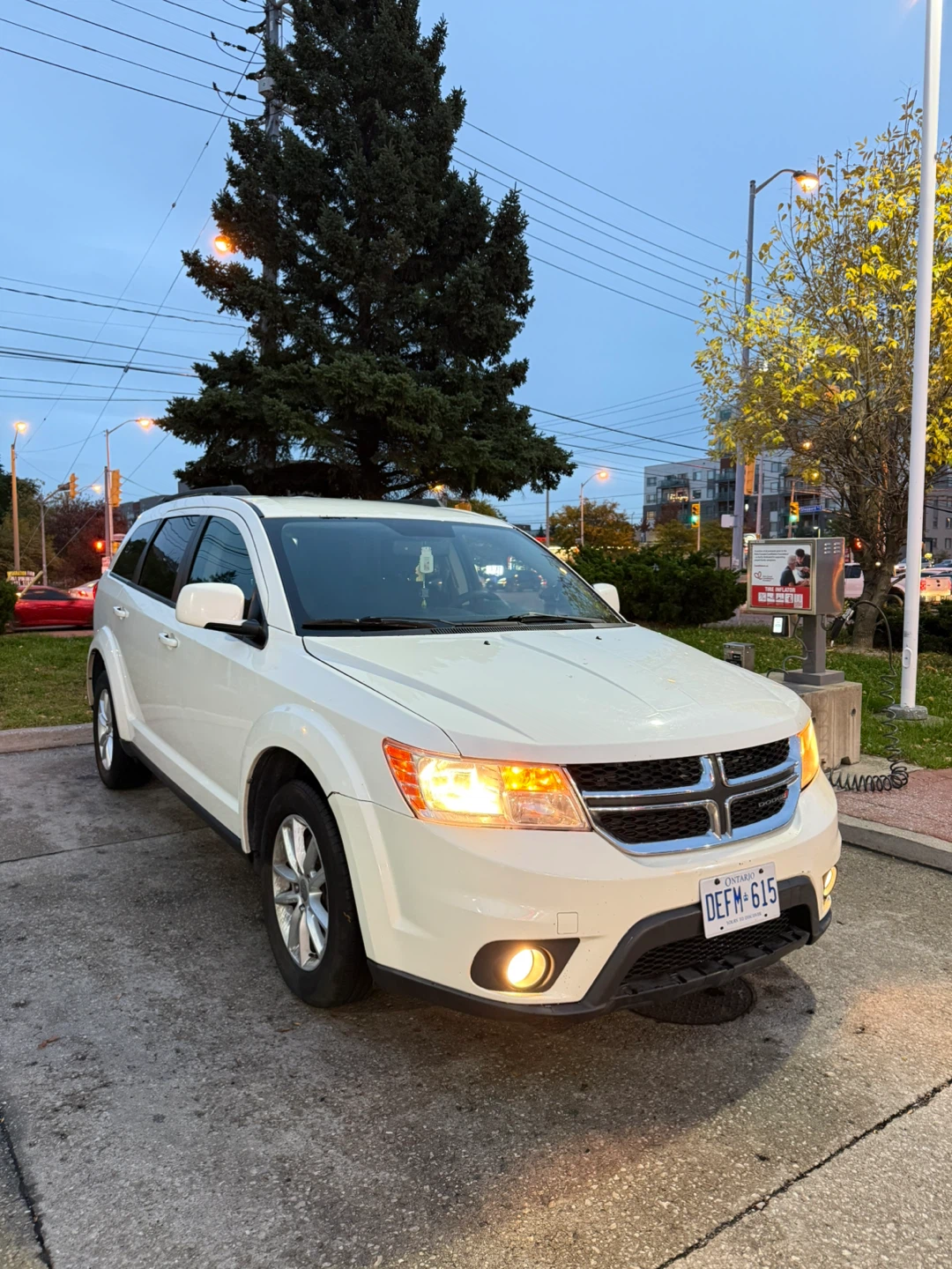 White 2015 Dodge Journey SXT