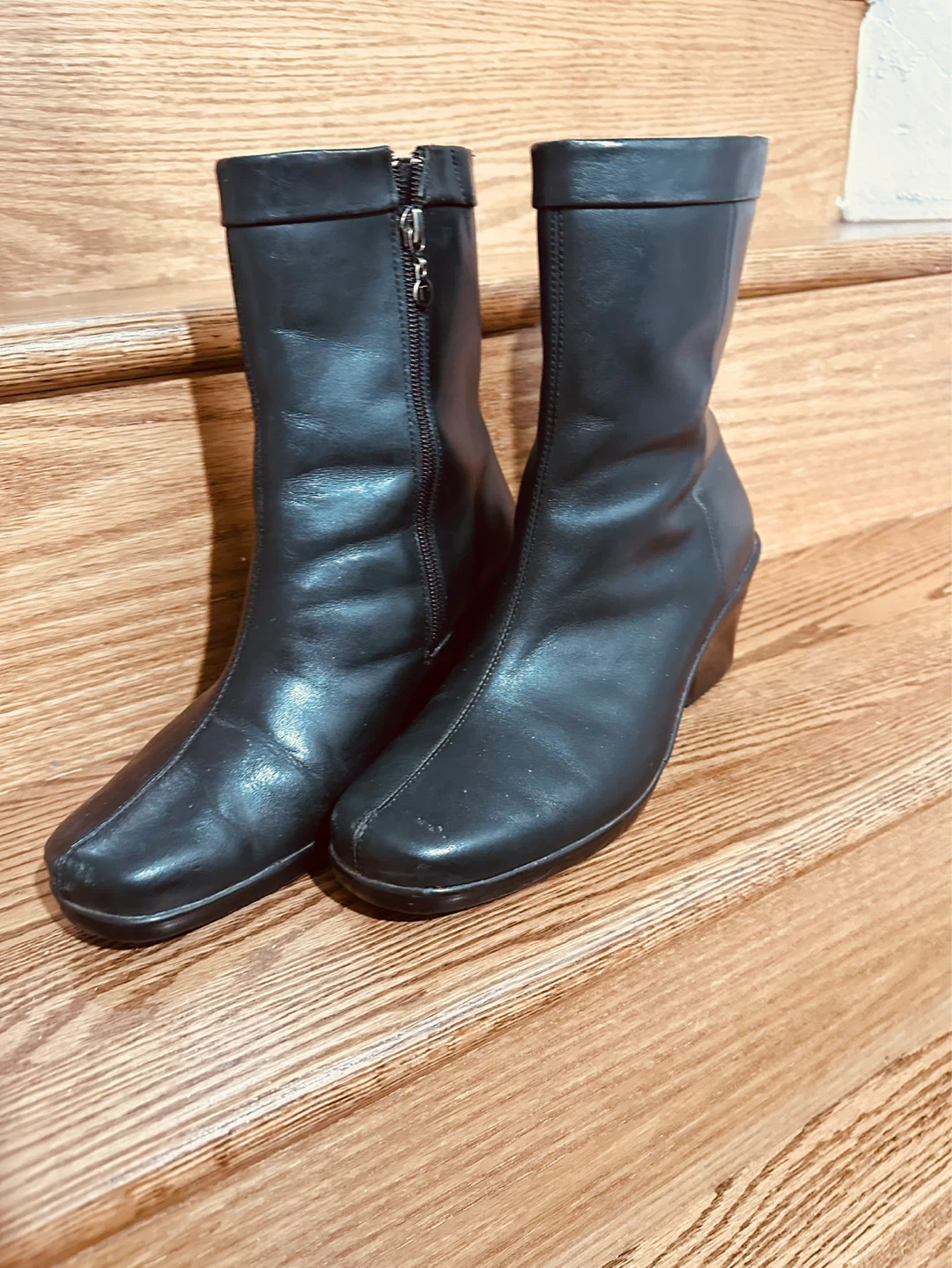 Black Leather Wedge Boots - photo 2