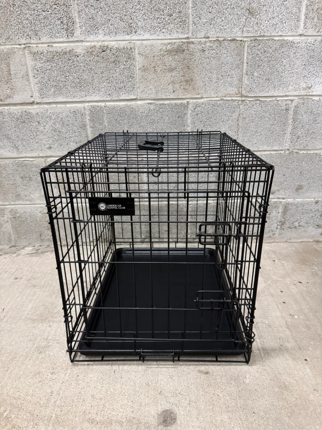 American Kennel Club Dog Crate with Tray  18-24-H21 (20$cash)