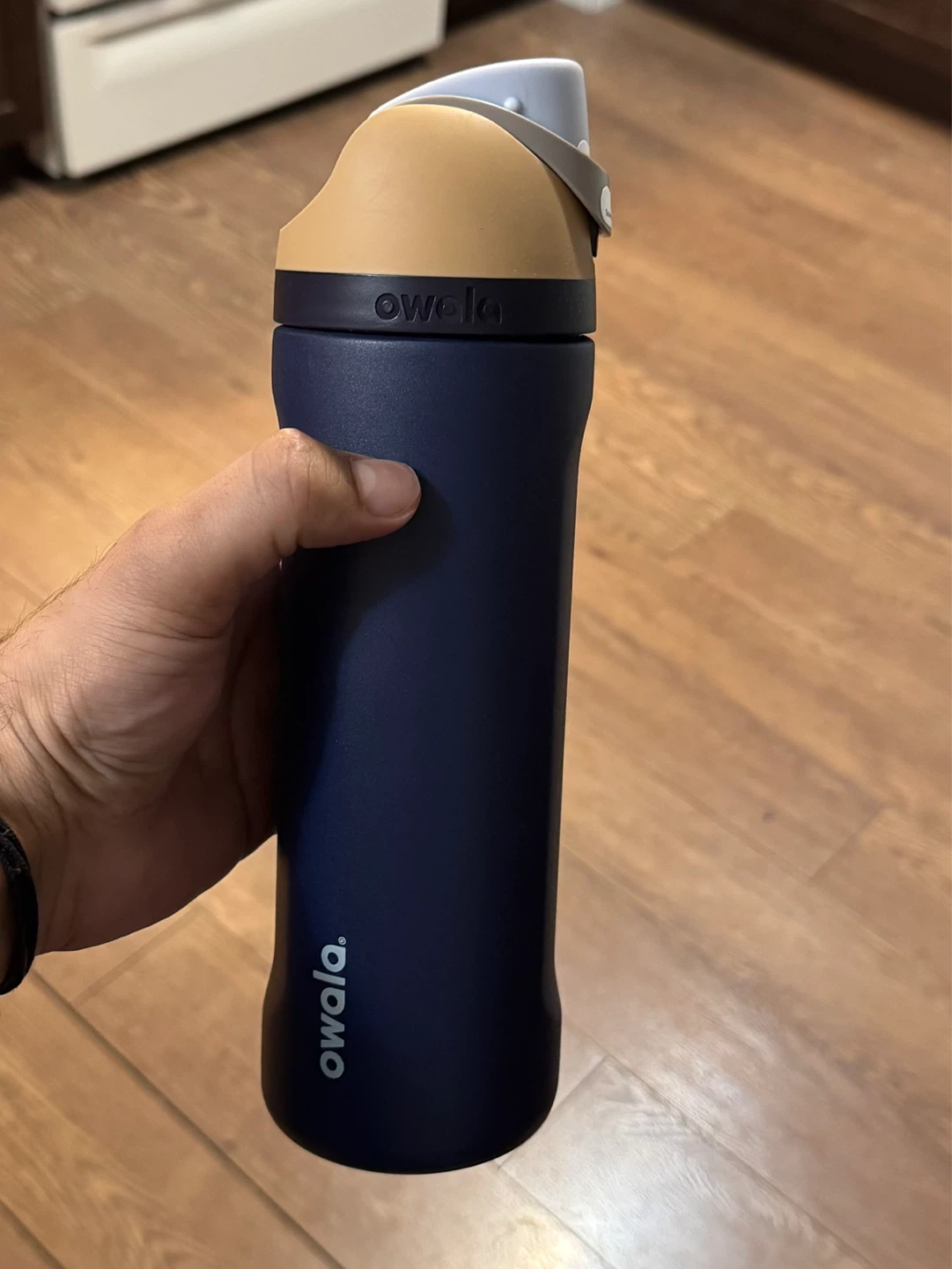 *NEW* Owala 24oz Water Bottle - photo 3