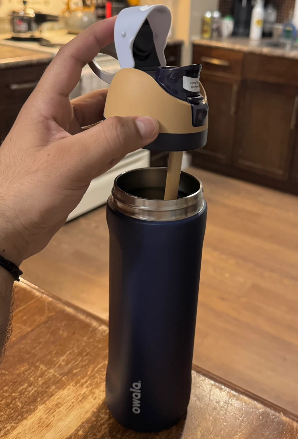 *NEW* Owala 24oz Water Bottle - photo 4