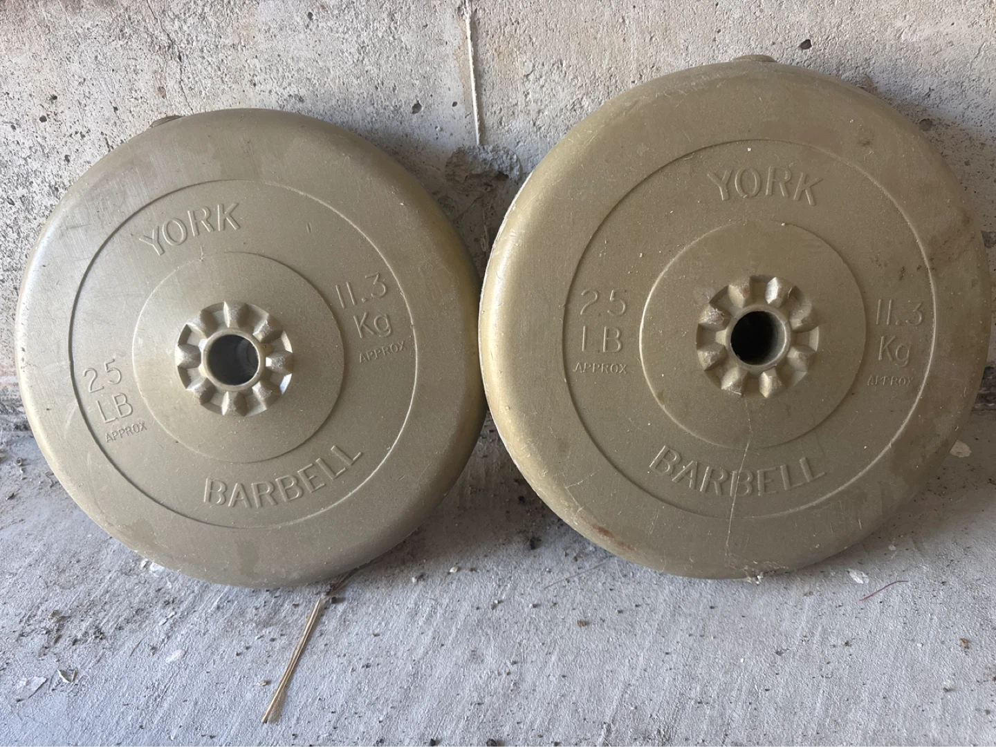 York Barbell Weight Set with Barbell