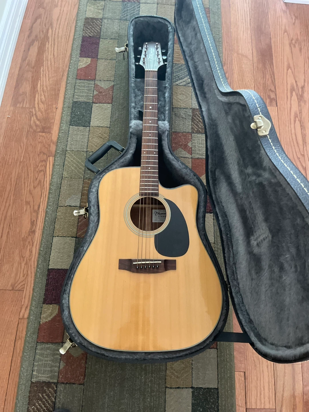 Takamine Acoustic Guitar with Case model number EG 320C - photo 3