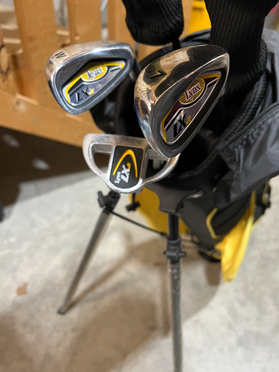 Lynx Junior Golf Club Set with Stand Bag