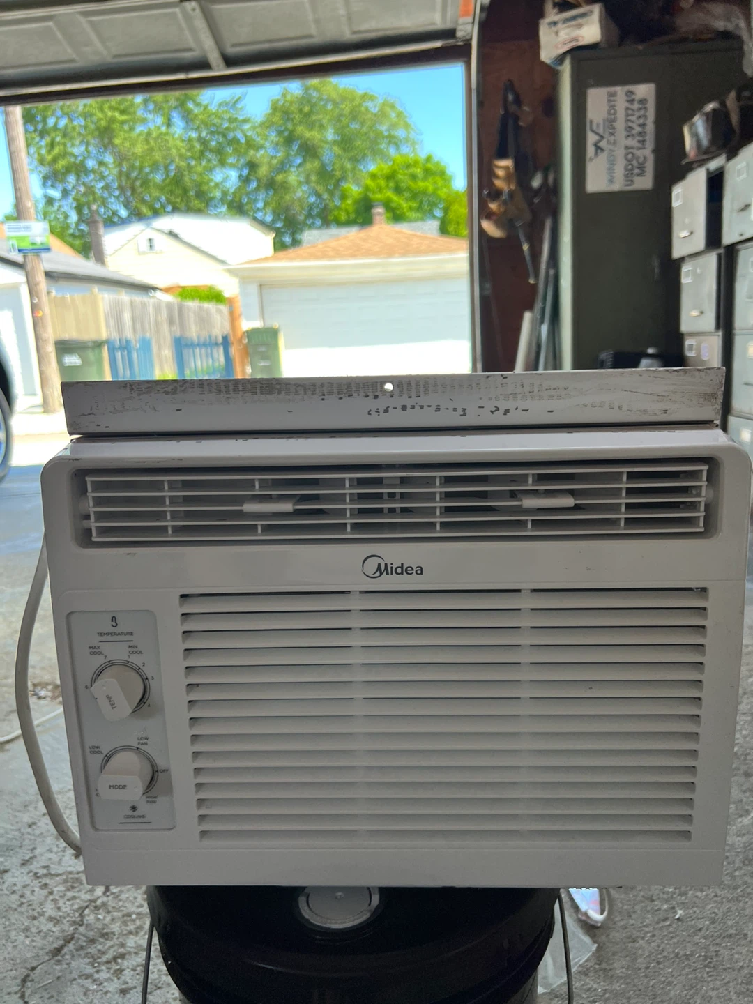 Midea 5,000 BTU Mechanical Control Room Air Conditioner