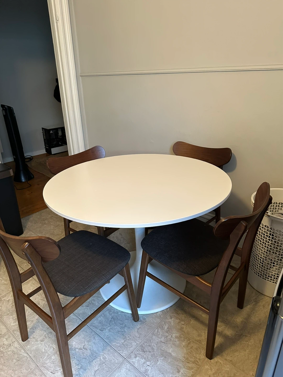 IKEA DOCKSTA White Tulip Table