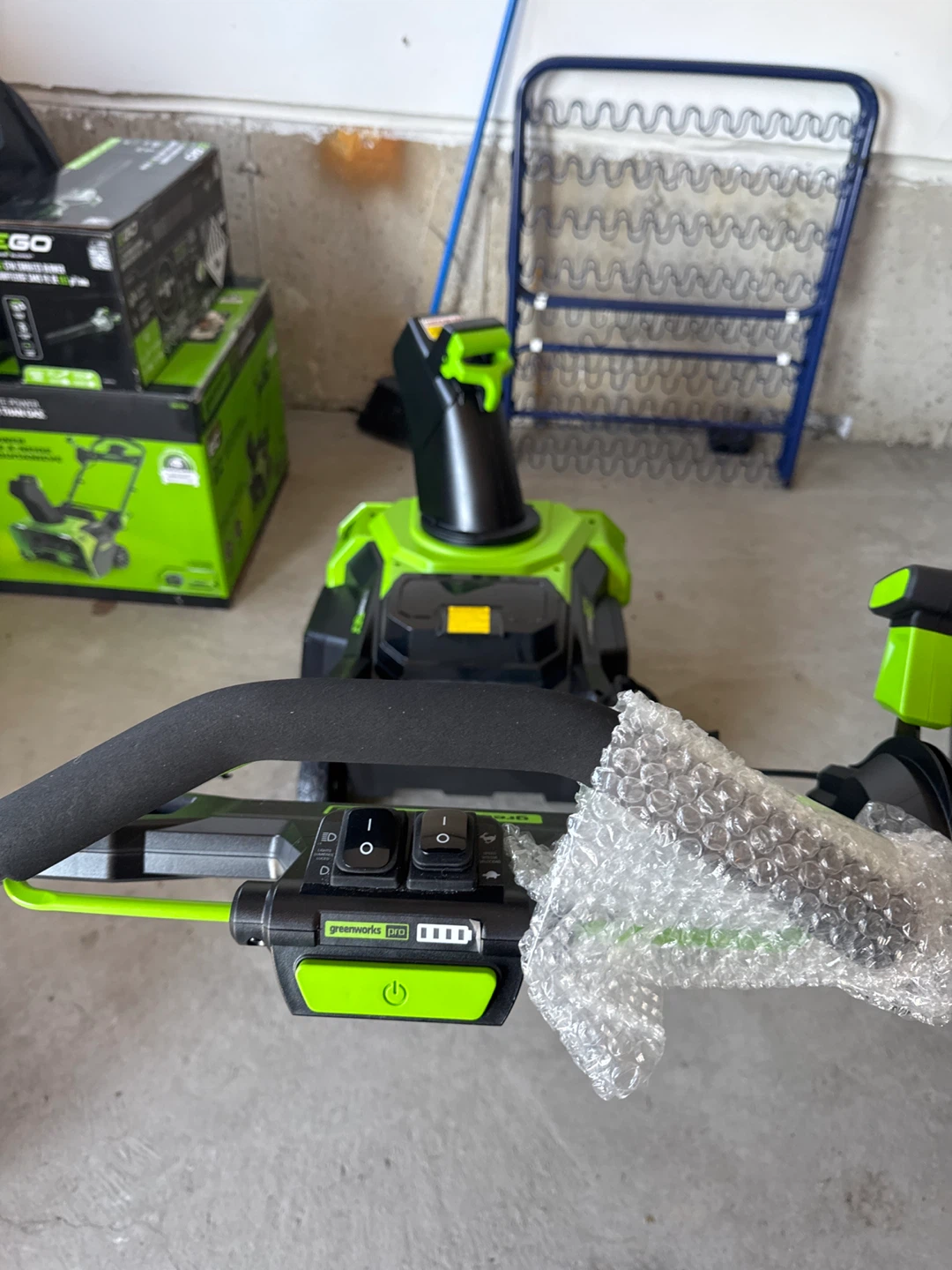 Greenworks Pro 22" Snow Thrower - photo 3