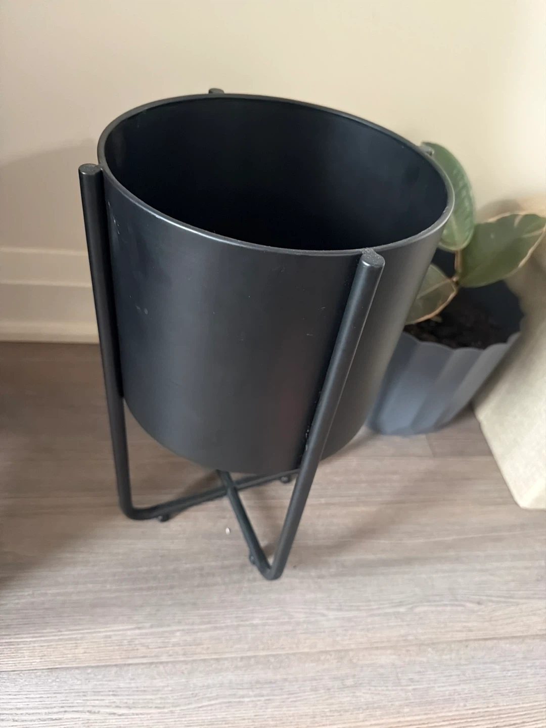 Black Metal Planter Stand - photo 2