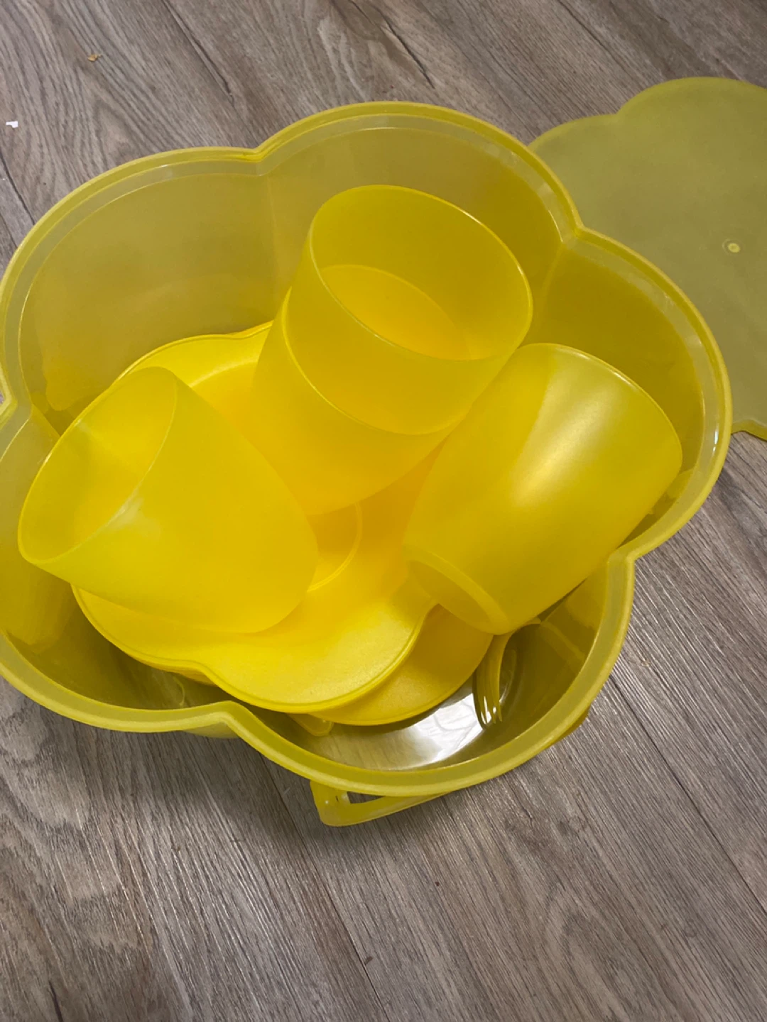 A yellow picnic set - photo 2