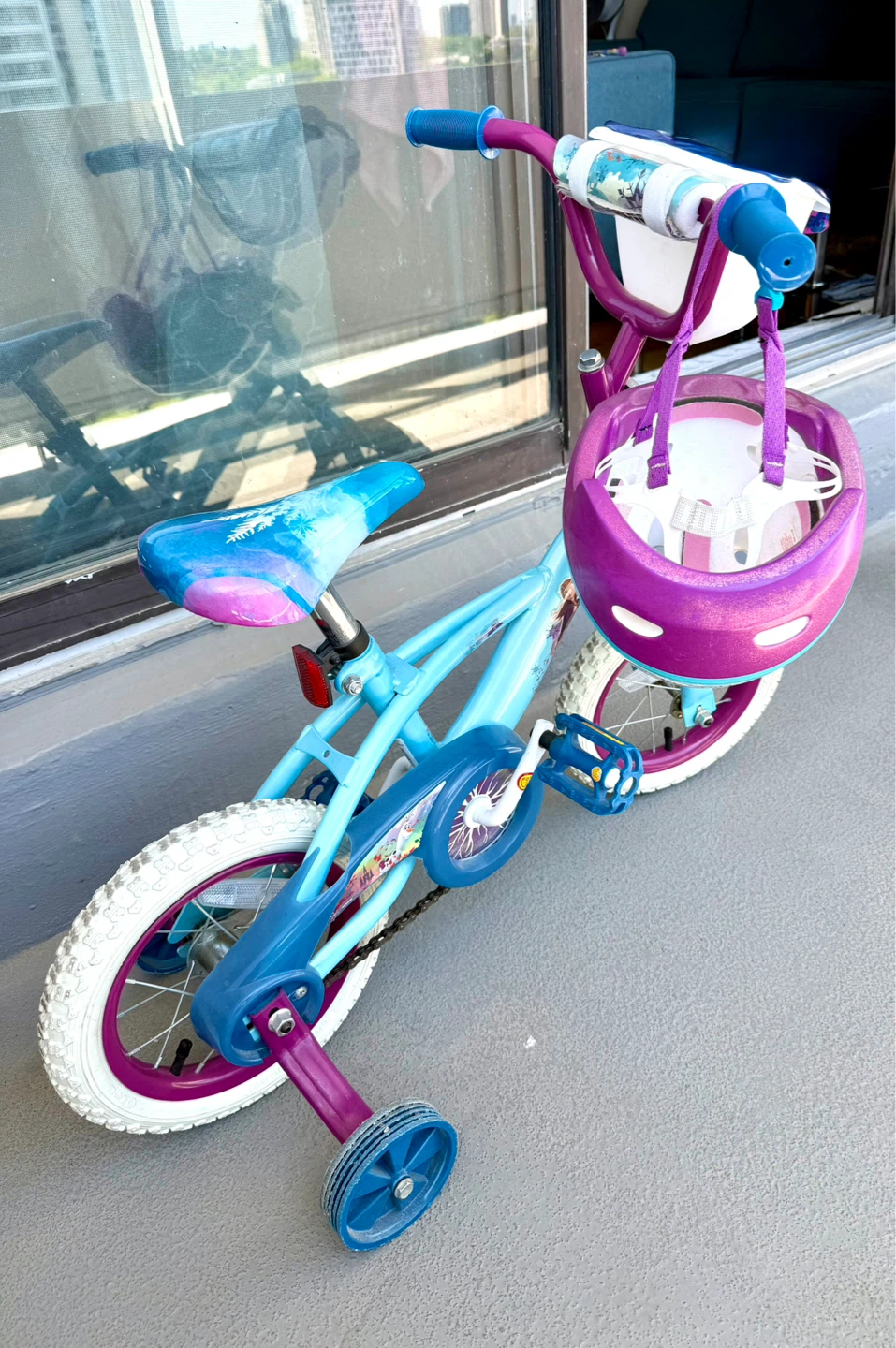 Disney Frozen Kids Bike with Helmet