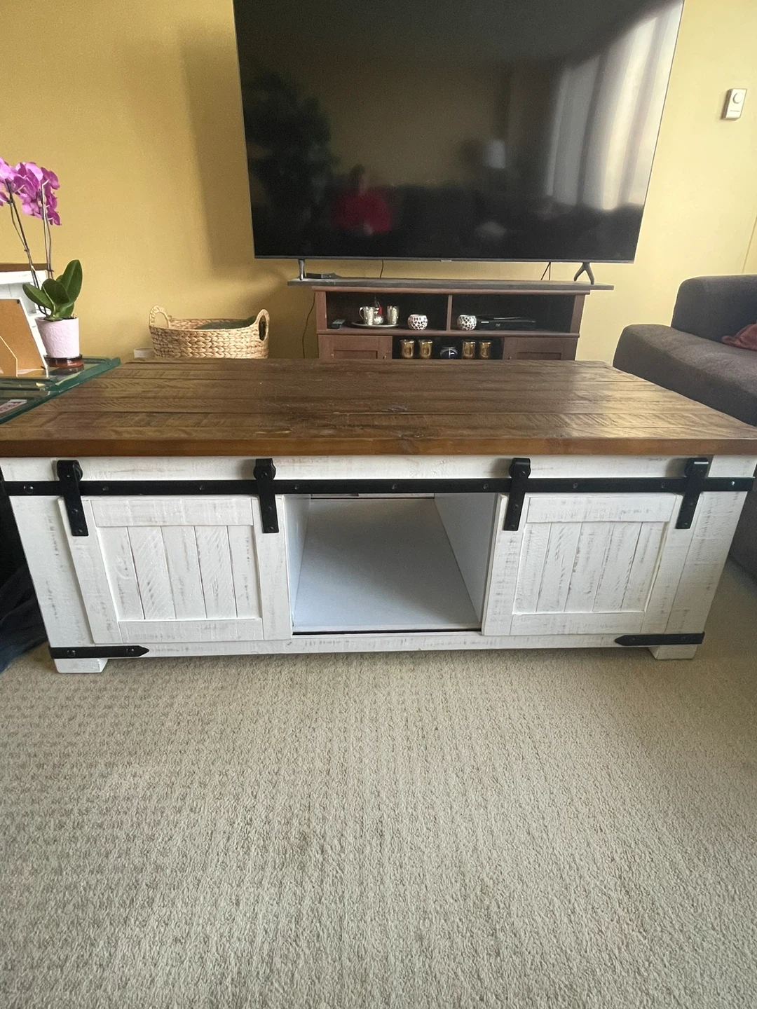 Farmhouse Coffee Table with Barn Doors