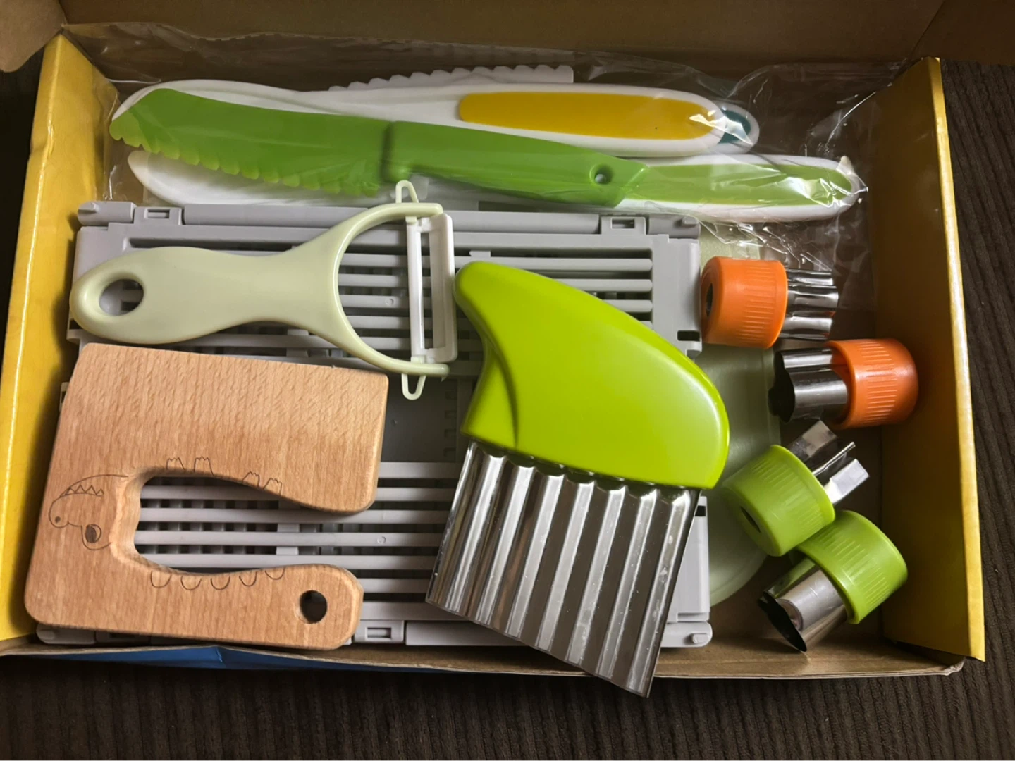 Kids Knife Set with Cutting Board and Accessories - photo 4