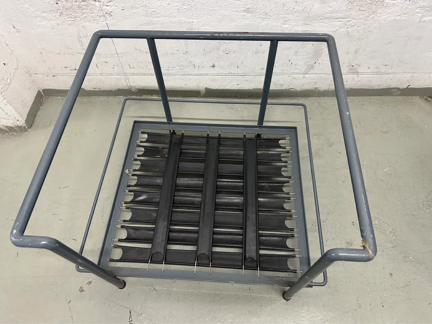 Le Corbusier LC2 Mid-century Modern Chair Frames - photo 5