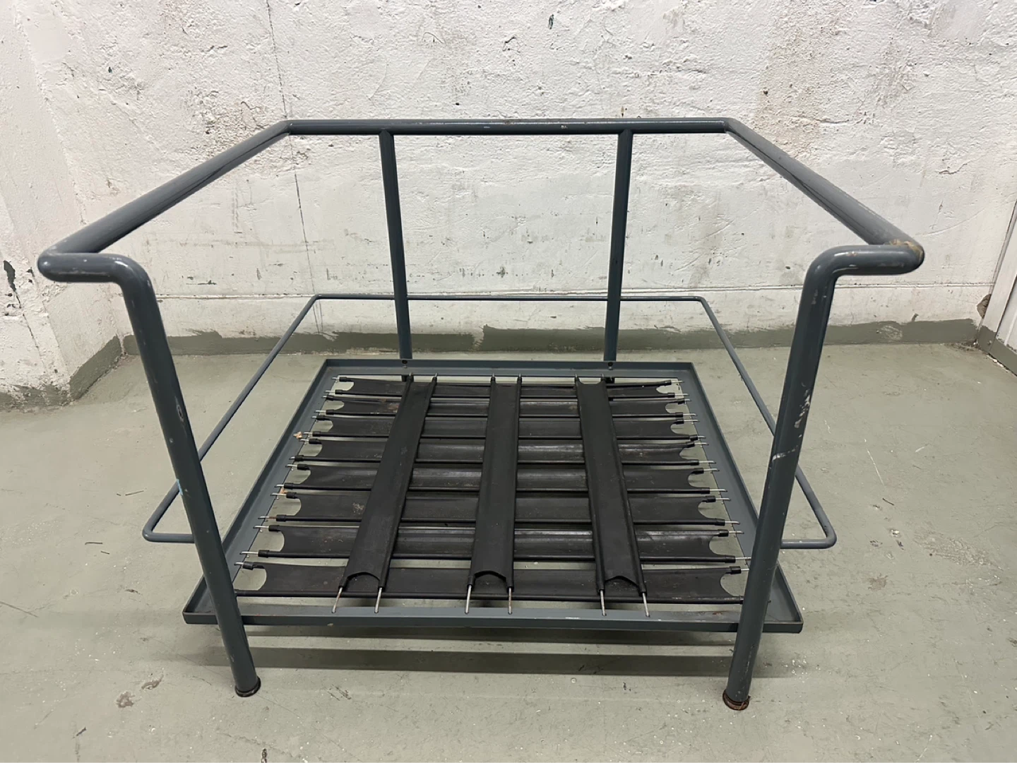 Le Corbusier LC2 Mid-century Modern Chair Frames - photo 4