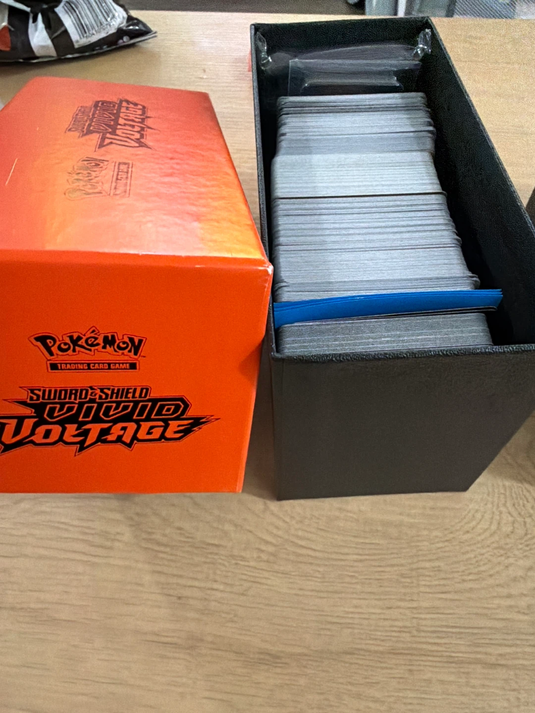 Pokemon TCG Sword & Shield Elite Trainer Box Bundle - photo 2