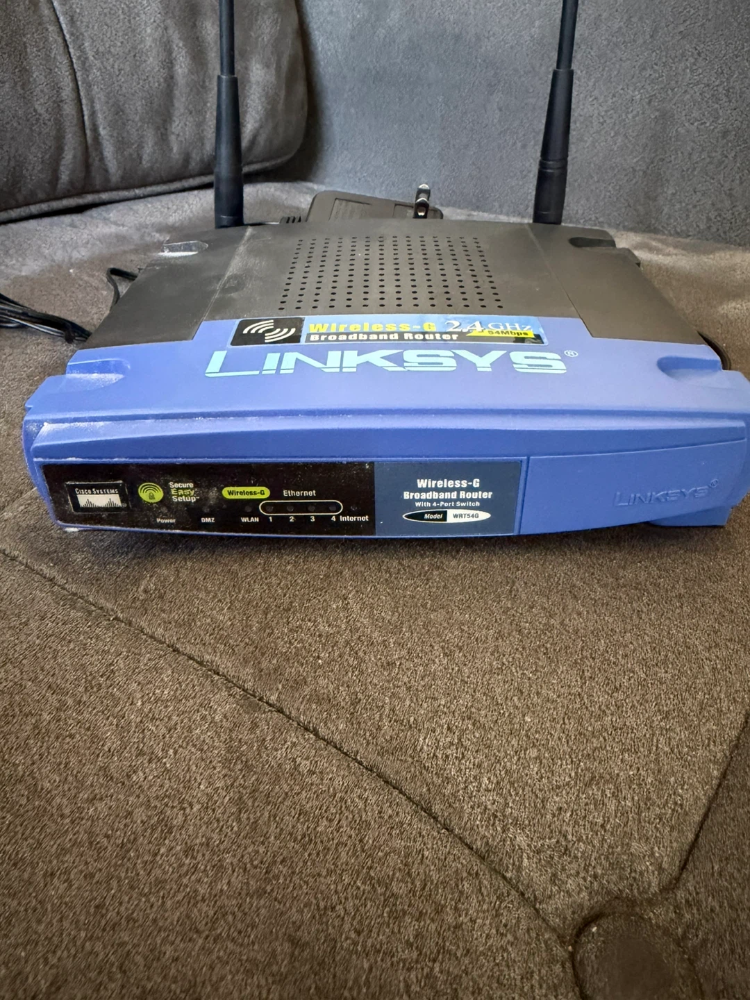 Linksys WRT54G Wireless-G 2.4GHz Router & Power Adapter