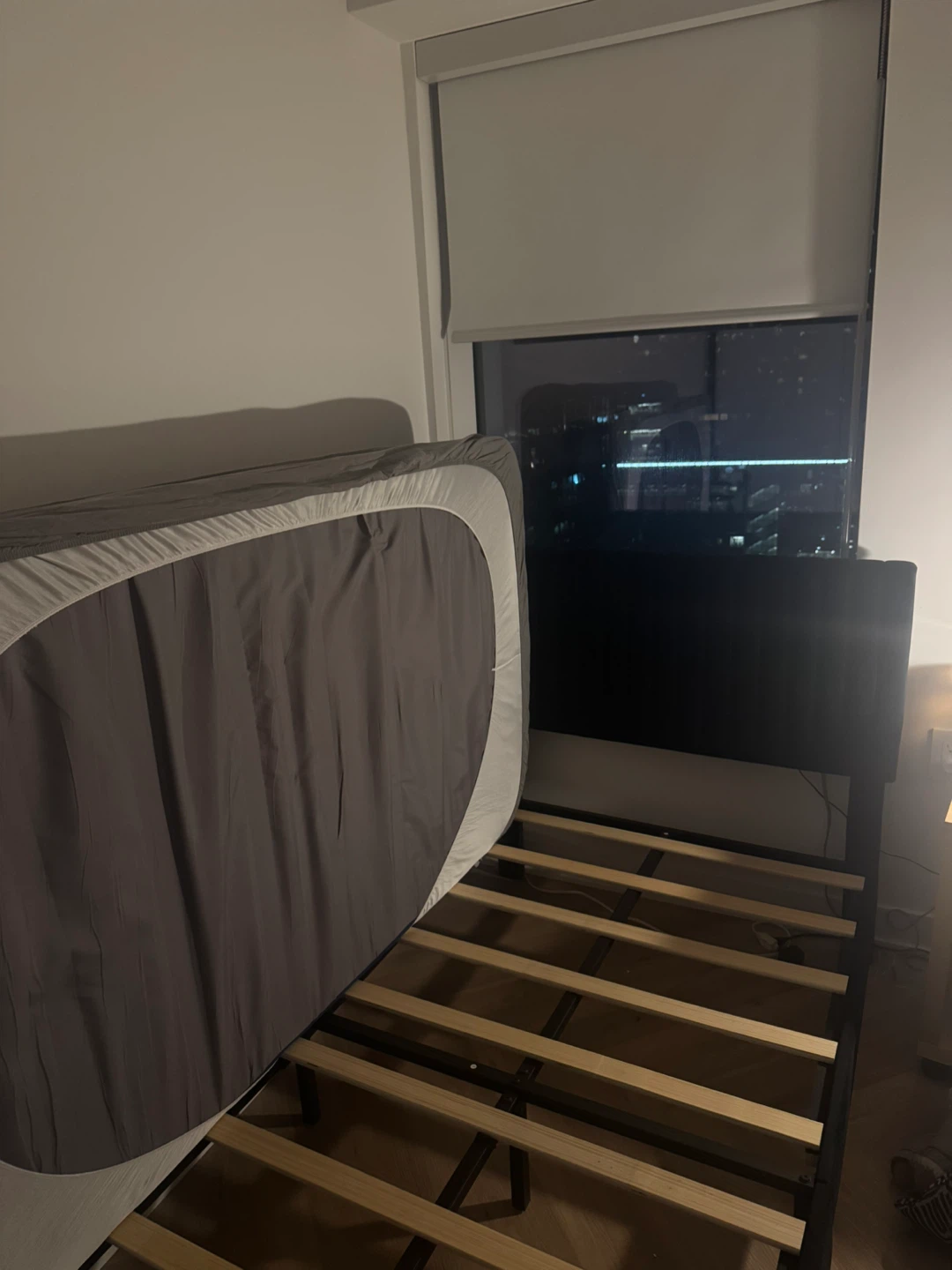 VELVET UPHOLSTERED TWIN BED FRAME - photo 2