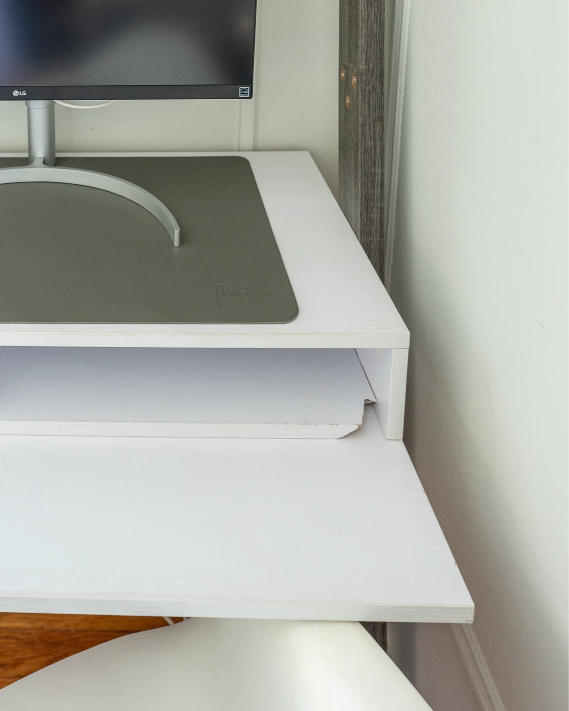 Ladder Desk with Shelving - photo 4