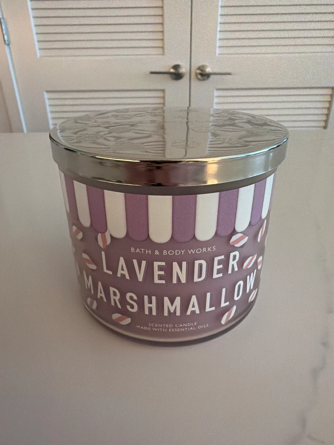 Bath & Body Works Lavender Marshmallow Scented Candle - photo 2