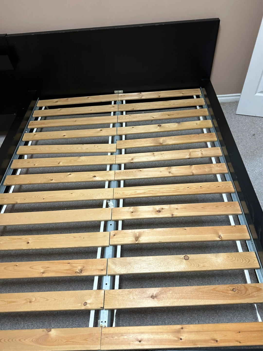 Ikea Queen bed frame *Free delivery - photo 5