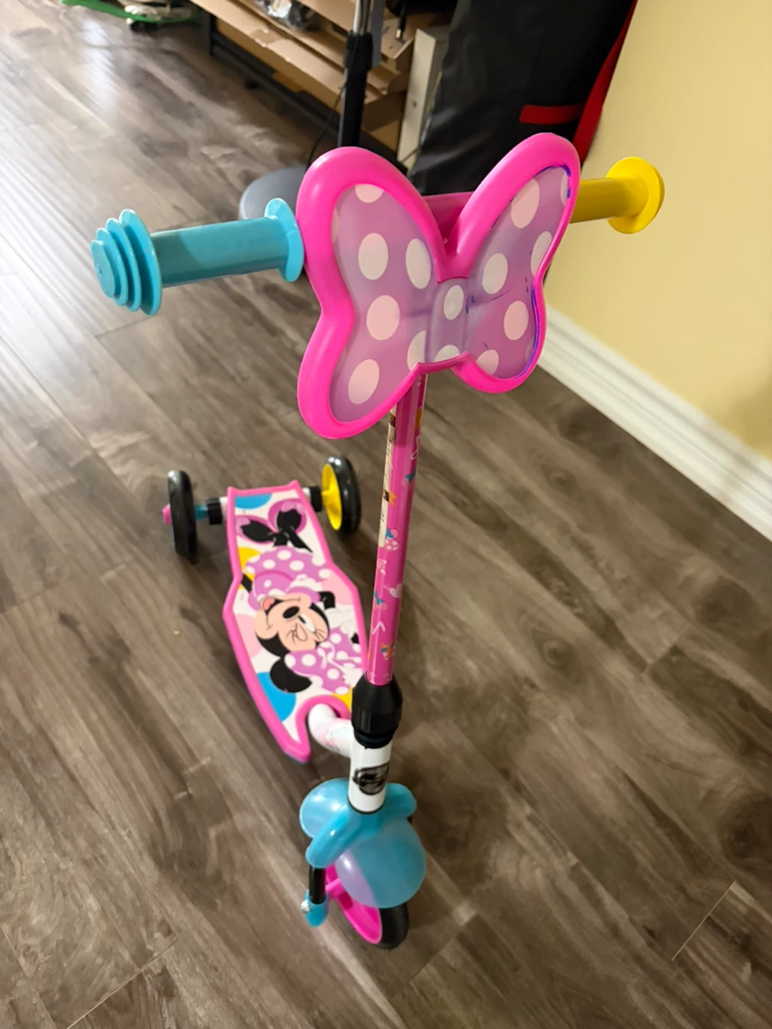 Disney Minnie Mouse 3-Wheel Scooter - photo 4