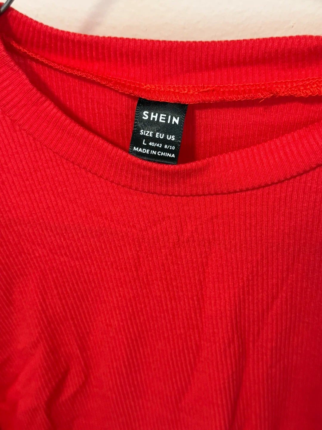 ‼️DECLUTTER‼️ Red Ruched Sleeve Ribbed Top - Size L - photo 4