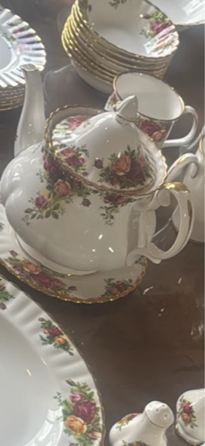 Royal Albert Old Country Roses Teapot