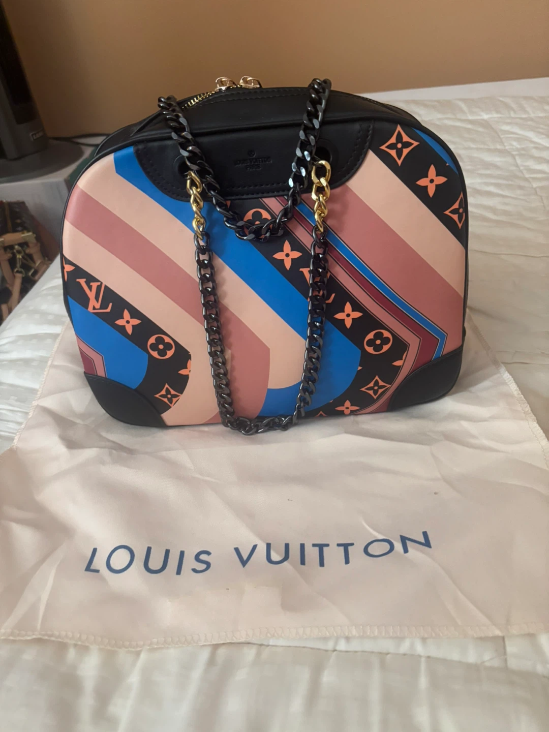 Louis Vuitton Chain Shoulder Bag