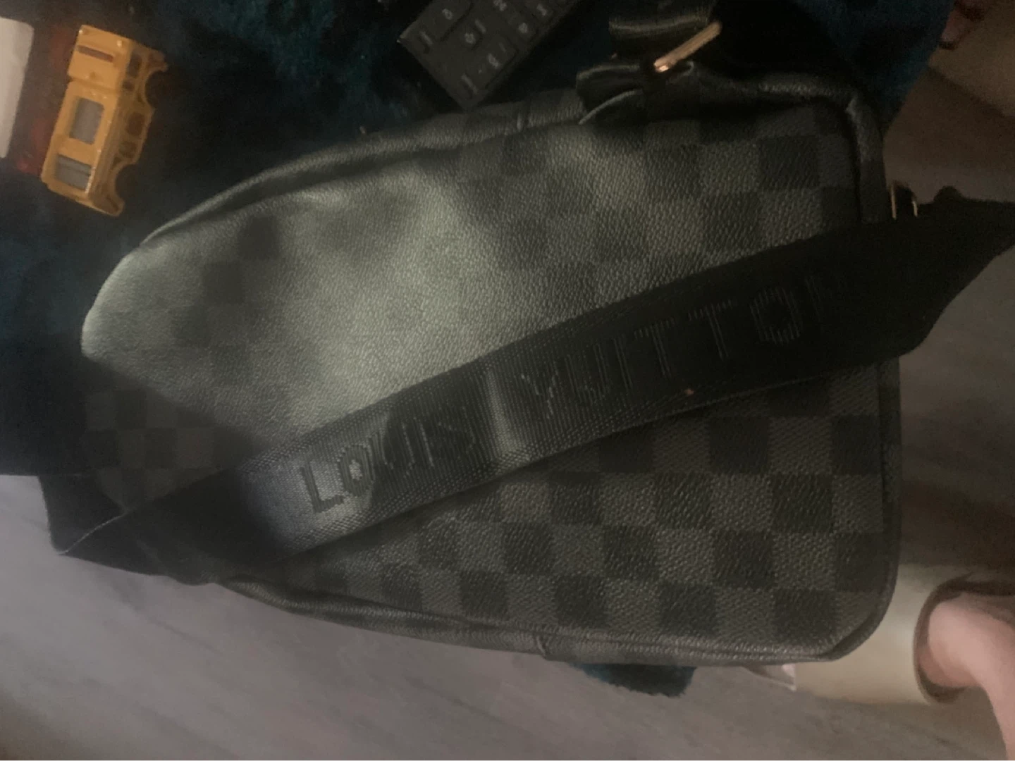 Louis Vuitton Damier Graphite Sling Bag - photo 3