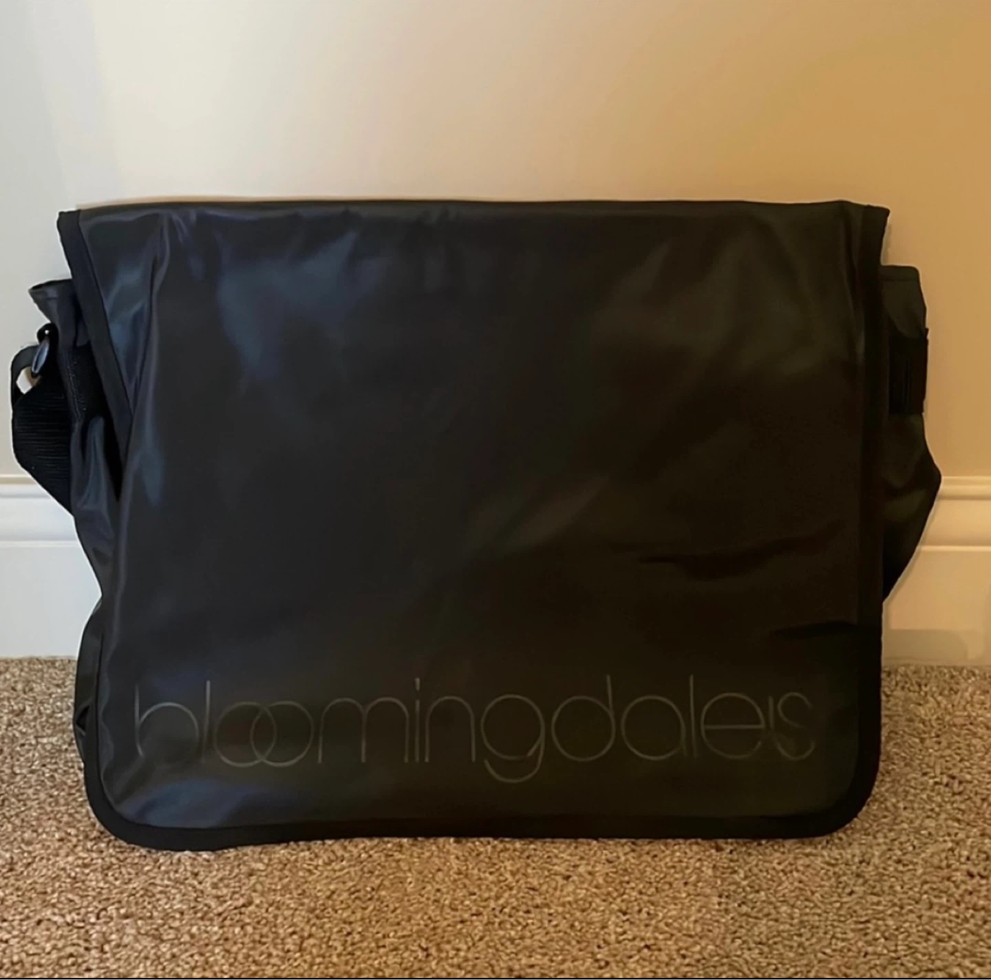 Bloomingdale's Messenger Bag - Black